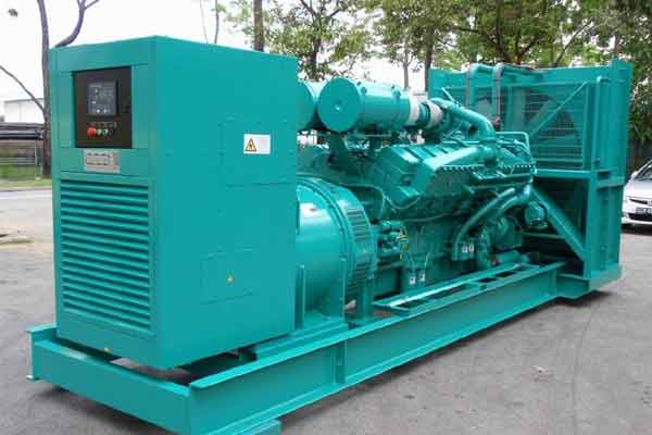 德钦柴油发电机组电压不稳定怎样维修？