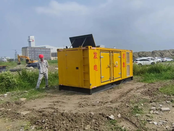 德钦200KW柴油发电机机组每小时的油耗量受哪些因素影响？