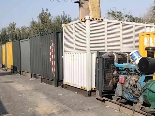 德钦200KW柴油发电机机组每小时油耗是多少？