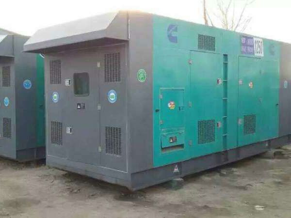 德钦合同中关于工期延误的责任如何界定和处理？